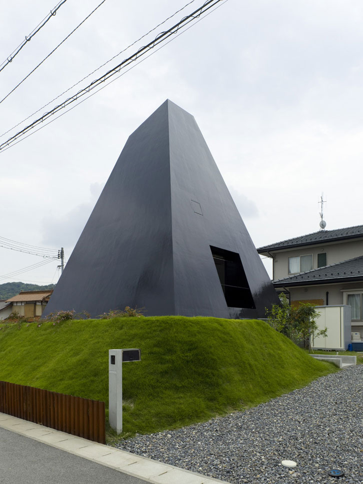 Primitive Living in Hiroshima